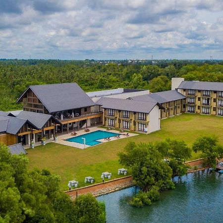 Amora Lagoon Hotel Katunayaka Zewnętrze zdjęcie