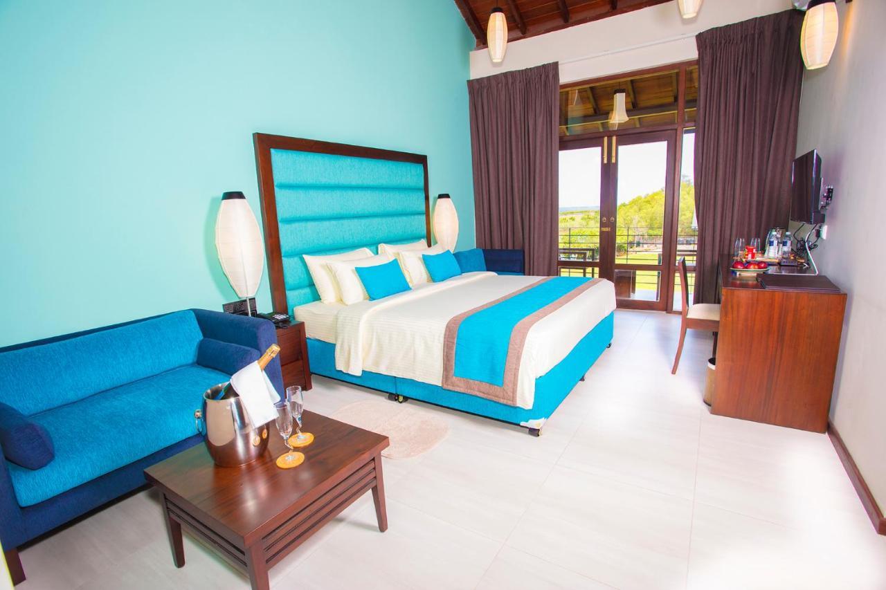 Amora Lagoon Hotel Katunayaka Zewnętrze zdjęcie