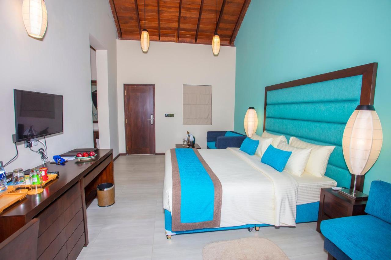 Amora Lagoon Hotel Katunayaka Zewnętrze zdjęcie