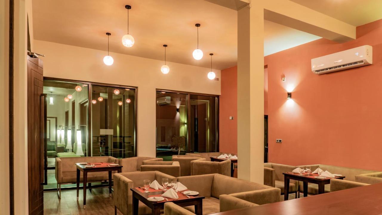 Amora Lagoon Hotel Katunayaka Zewnętrze zdjęcie