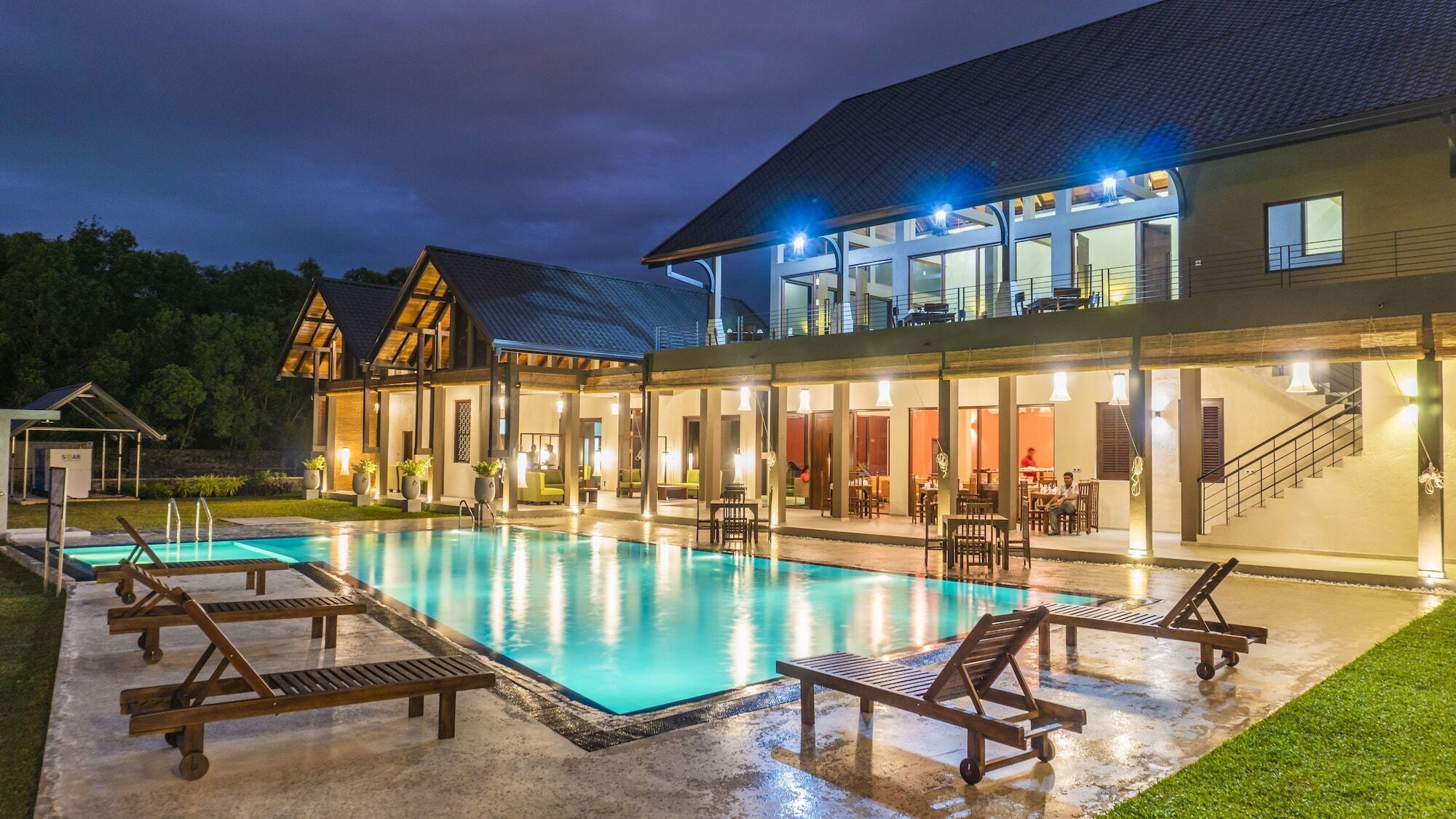 Amora Lagoon Hotel Katunayaka Zewnętrze zdjęcie